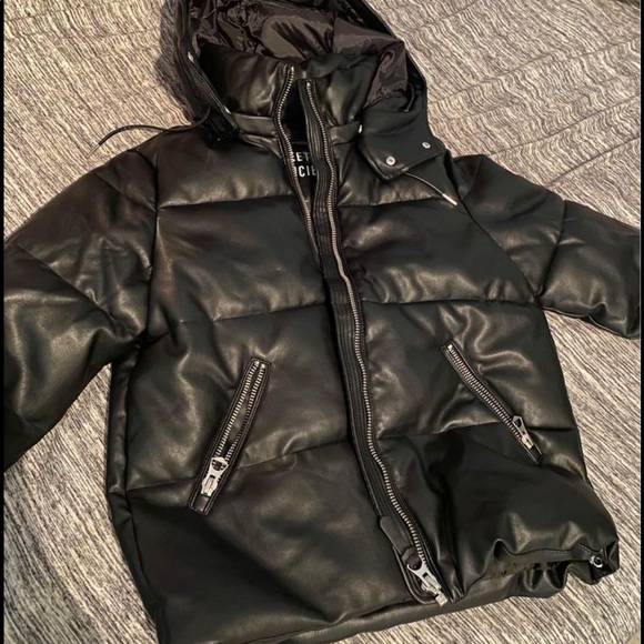 Worn twice. Size small - Picture 1 of 2